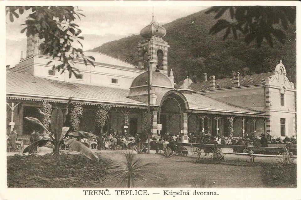 Dobová fotografia Kúpeľnej dvorany v Trenčianskych Tepliciach